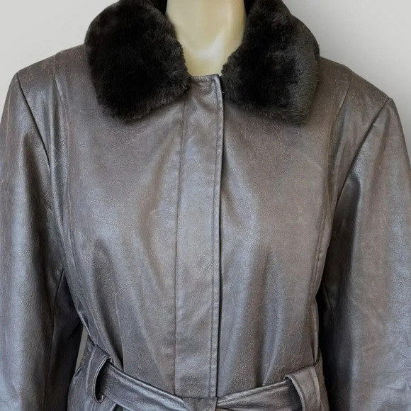 Giacca Vintage Faux Leather Belted Peacoat Jacket Faux Fur Collar Size XL Brown - Picture 4 of 16